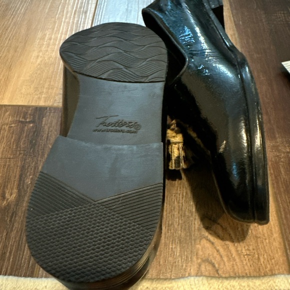 Trotters Liz Tassel T2224-005 Womens Black Patent‎ Leather Loafer Flats 9W - Picture 9 of 12